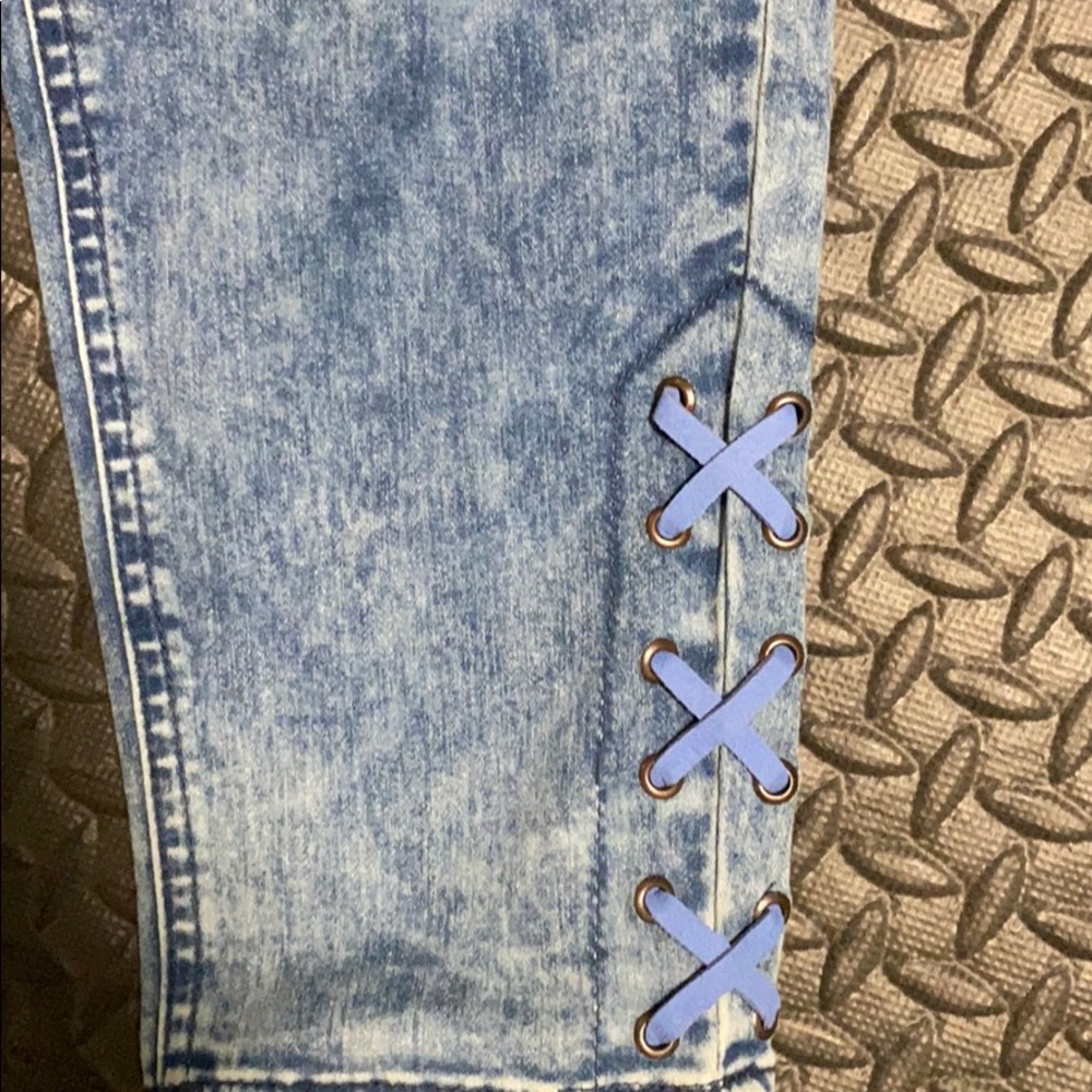Jeans - Picture 2 of 5